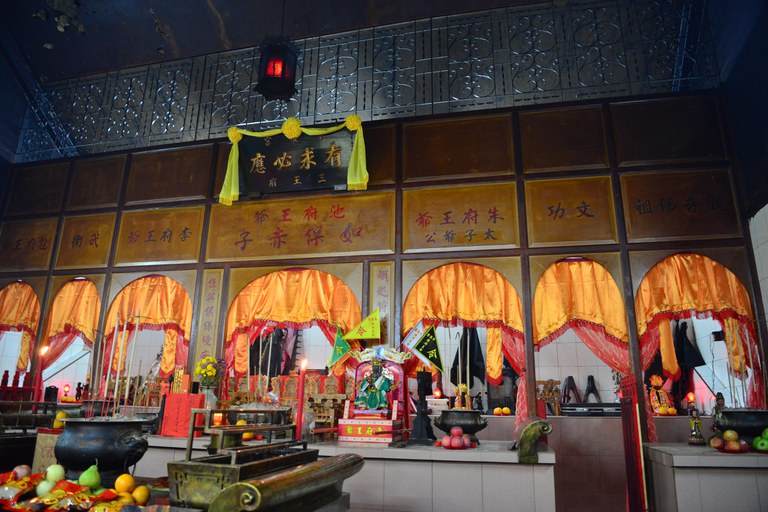 峇株巴辖海口石文丁崇巖宮(三王府)  外觀