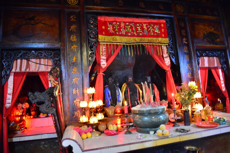 峇株巴辖海口石文丁崇龍宮  正殿