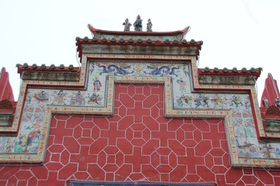 牛峰境舊廟正面細部裝飾