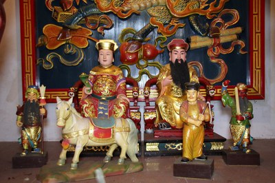 牛峰境五靈公廟之白馬尊王與夫人神像