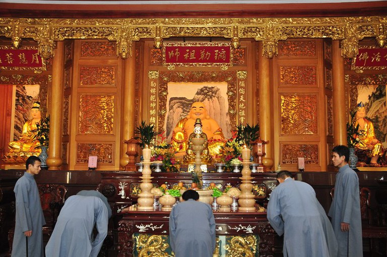 忠義佛院二樓主神彌勒祖師（周宗楊拍攝2011.07.31）