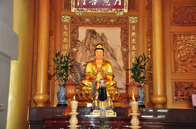 忠義佛院二樓左龕月慧菩薩（周宗楊拍攝2011.07.31）